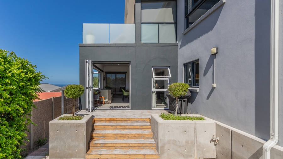 3 Bedroom Property for Sale in Linkside Western Cape